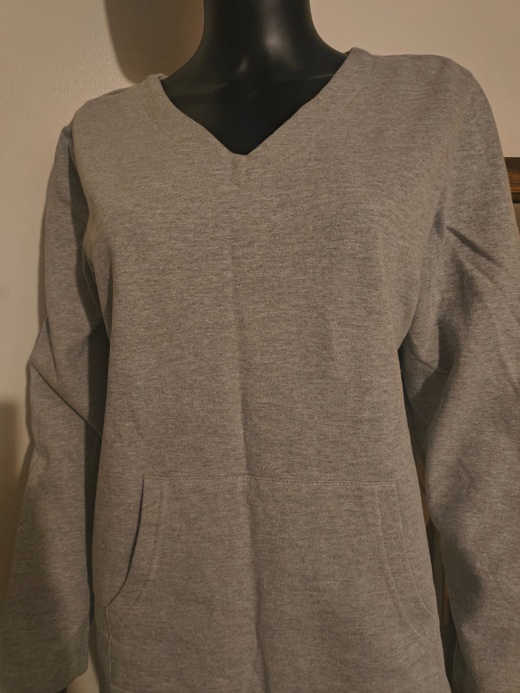 GREY (O.G.) V-NECK BOSTON BREAD SWEATER