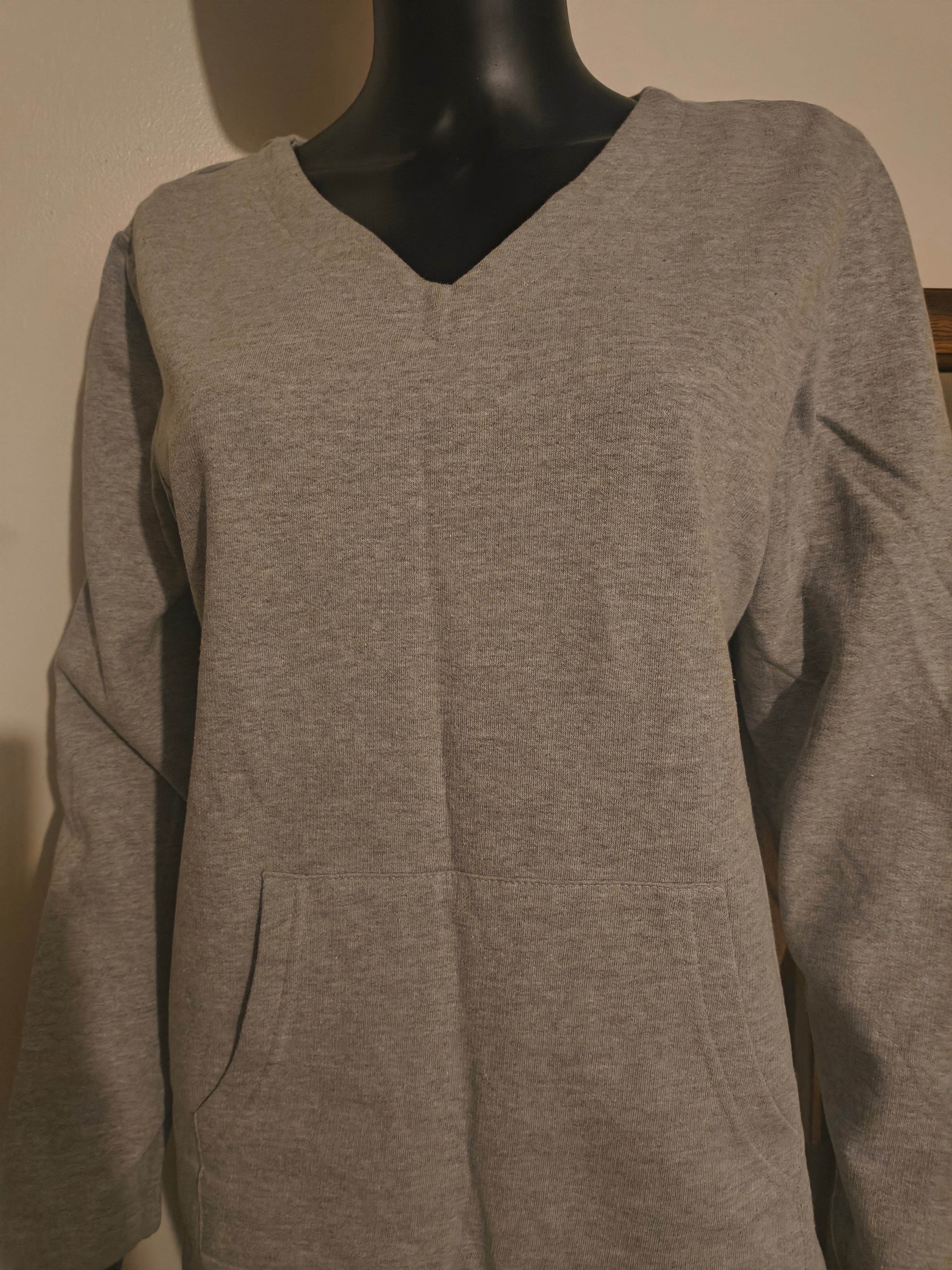 GREY (O.G.) V-NECK BOSTON BREAD SWEATER