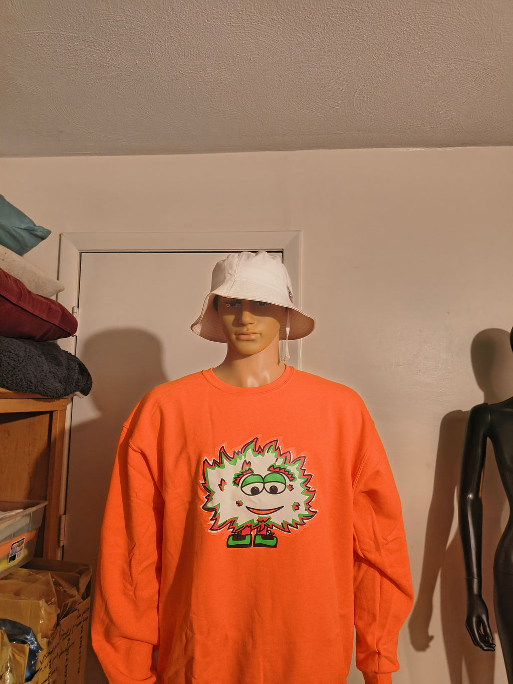 ORANGE  GREAN  MONSTARR  SWEATER
